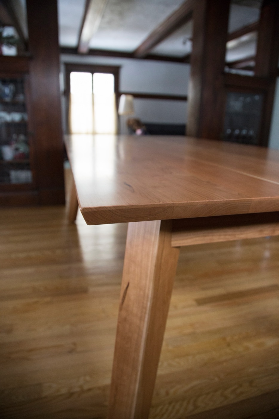 Maple tabletop grain detail